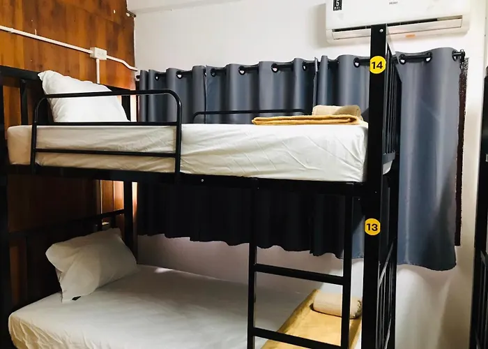 Silom Albergue