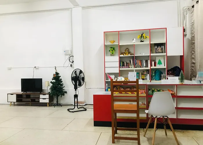 Silom Albergue