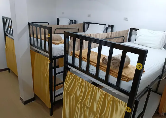 Silom Albergue *