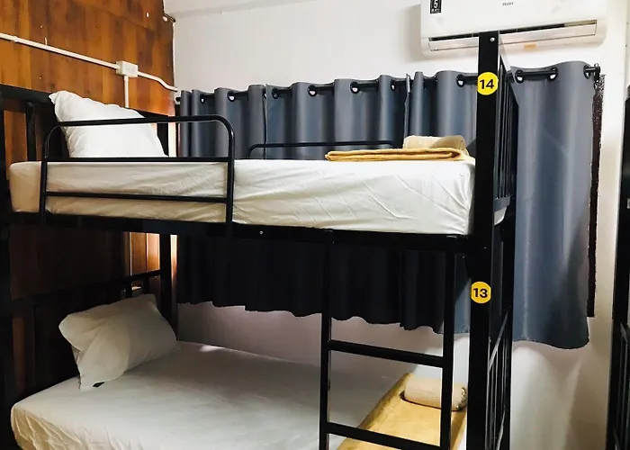 Silom Albergue *