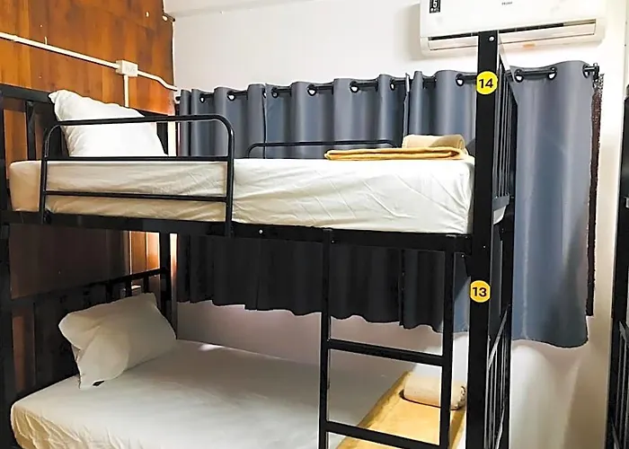 Silom Albergue *