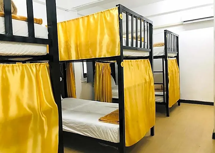 Silom Albergue